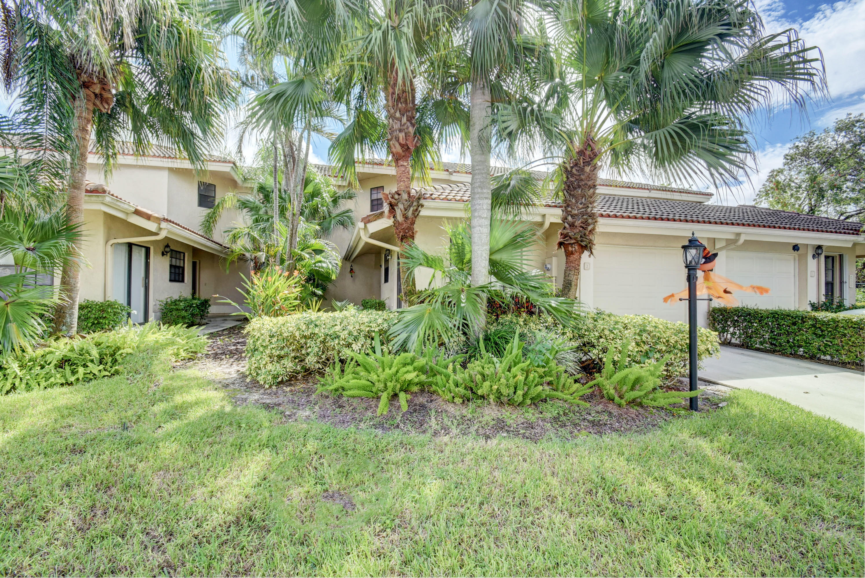 8650 Eagle Run Drive, Unit 2 Boca Raton, FL 33434 - Photo 3 of 32 1 Car Garage & Driveway!