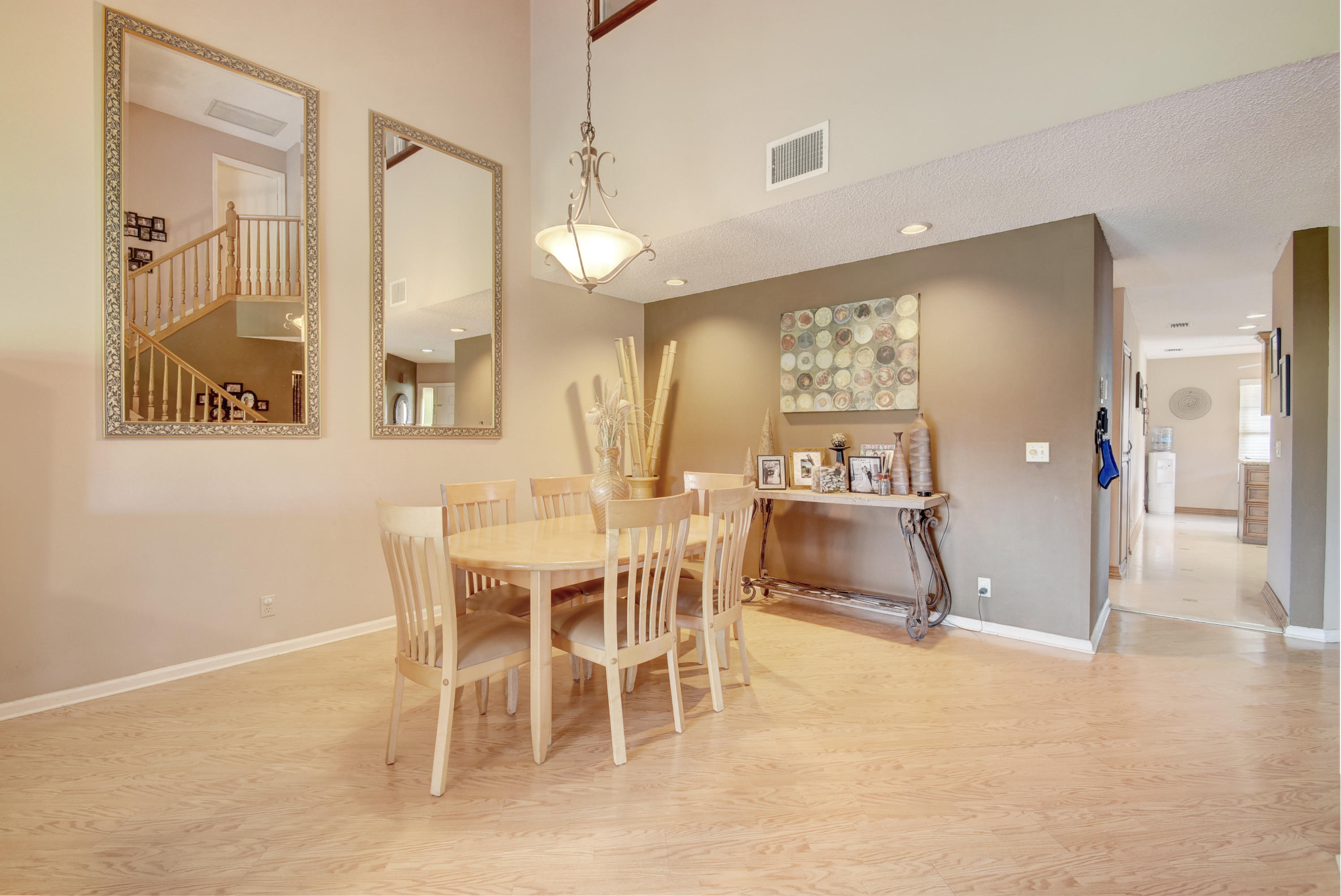 8650 Eagle Run Drive, Unit 2 Boca Raton, FL 33434 - Photo 7 of 32 Dining Area