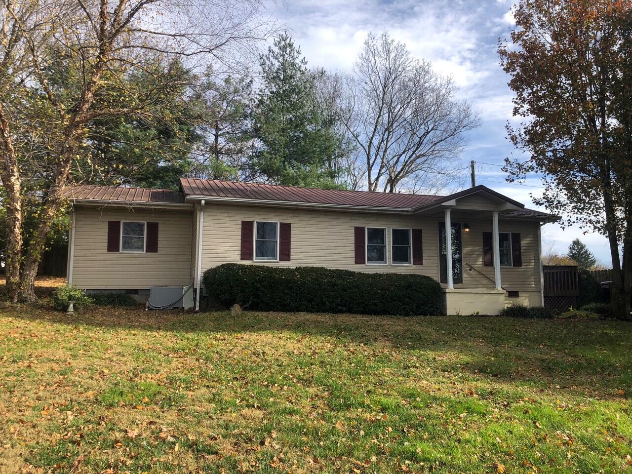 778 Pine Crest Road Lancaster, KY 40444 - Photo 2 of 18 IMG_8244