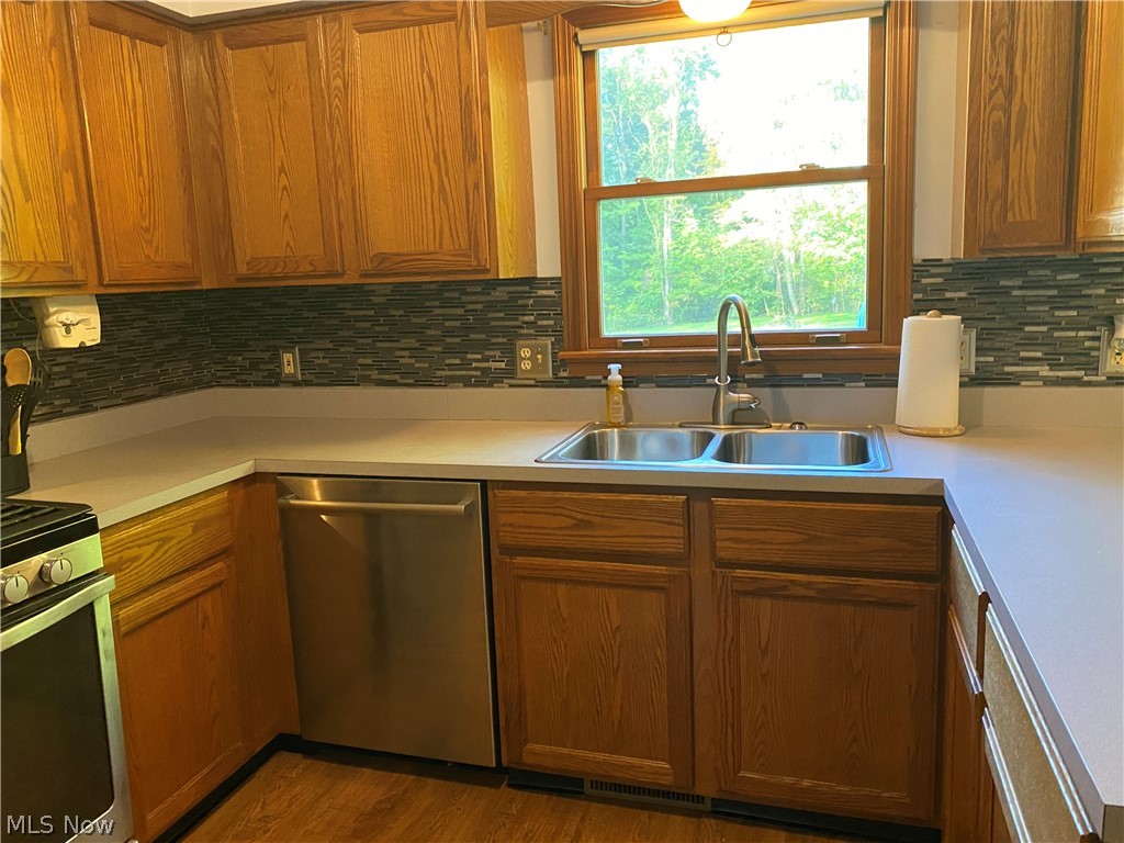 1652 Van Lynn Road Akron, OH 44306 - Photo 6 of 26 Gallery Image 6