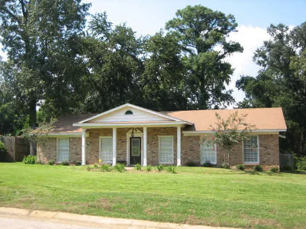 $1,300 | 157 Country Club Drive, Daphne, AL 36526