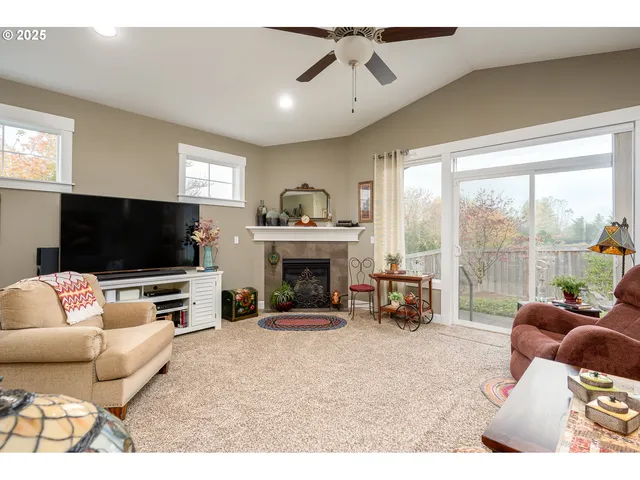 $594,000 | 3291 Southwest Van Buren Way, Gresham, OR 97080