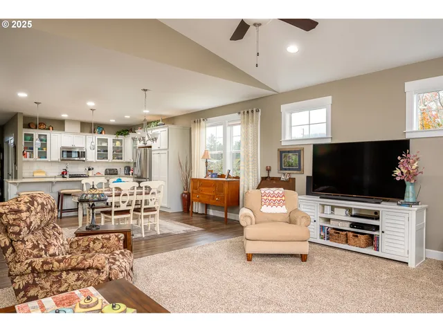 $594,000 | 3291 Southwest Van Buren Way, Gresham, OR 97080