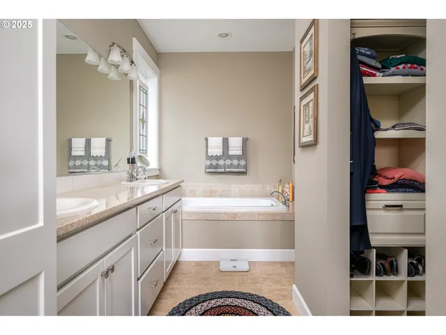 $594,000 | 3291 Southwest Van Buren Way, Gresham, OR 97080