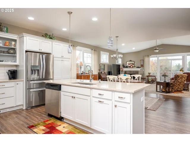 $594,000 | 3291 Southwest Van Buren Way, Gresham, OR 97080