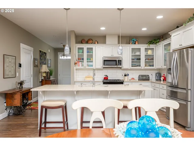 $594,000 | 3291 Southwest Van Buren Way, Gresham, OR 97080