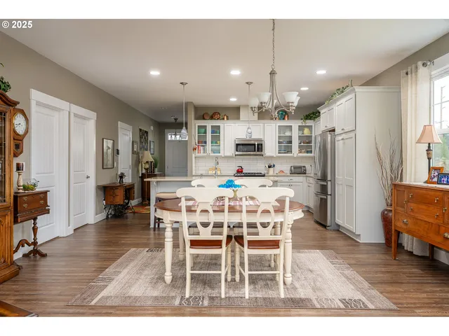 $594,000 | 3291 Southwest Van Buren Way, Gresham, OR 97080