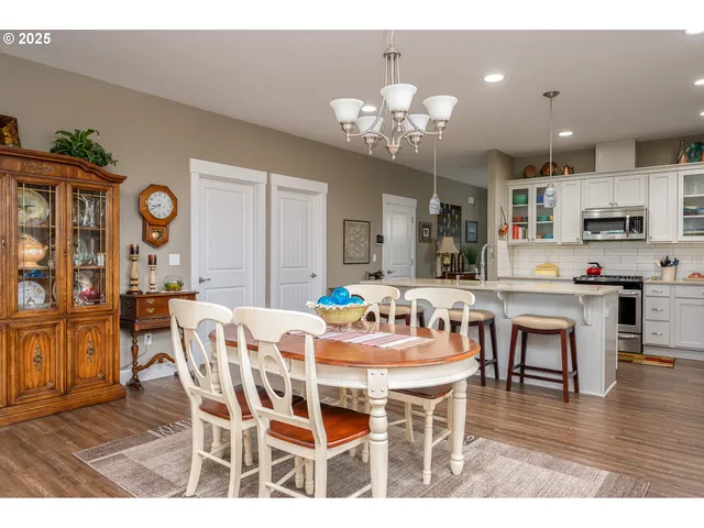 $594,000 | 3291 Southwest Van Buren Way, Gresham, OR 97080