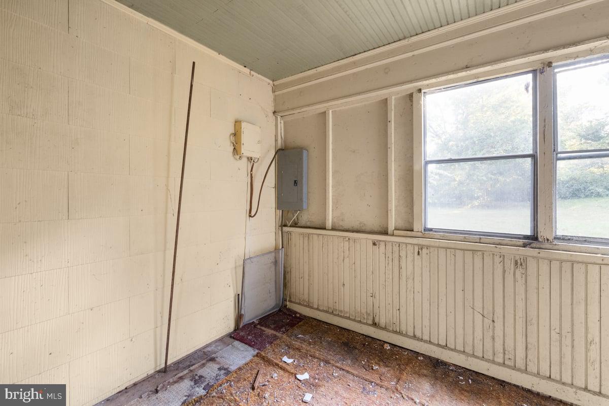 7189 Middle Road Middletown, VA 22645 - Photo 26 of 30 a view of an empty room