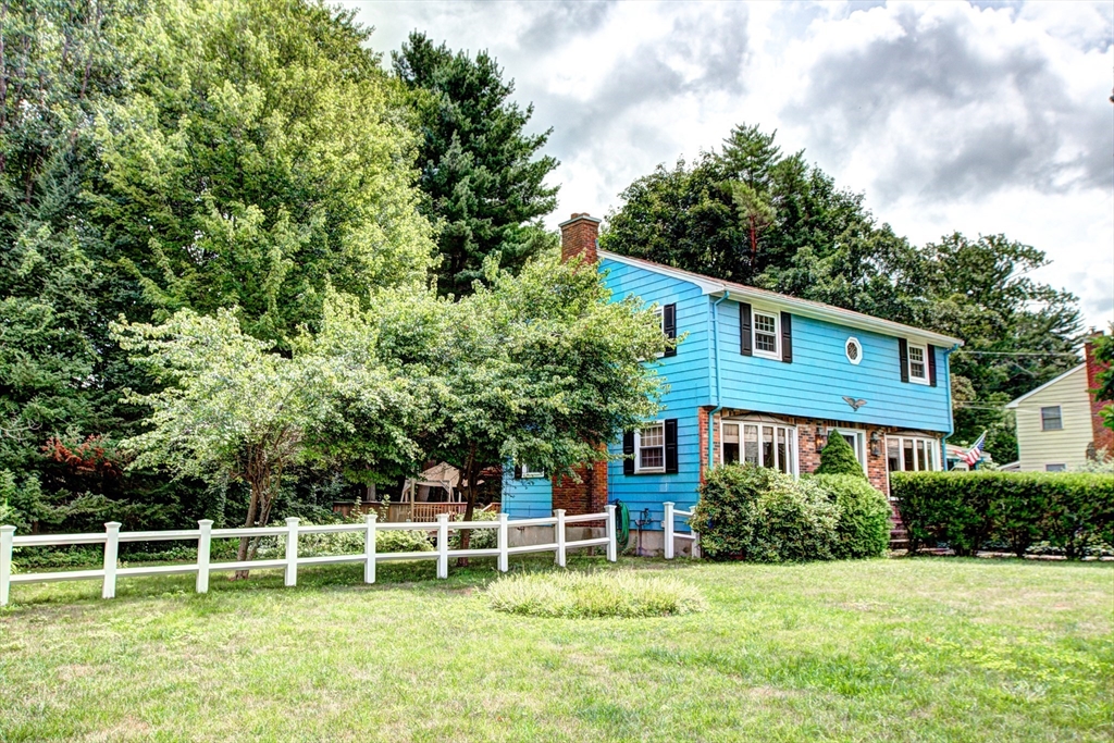 236 Fox Hill Road Burlington, MA 01803 - Photo 3 of 42 Gallery Image 3