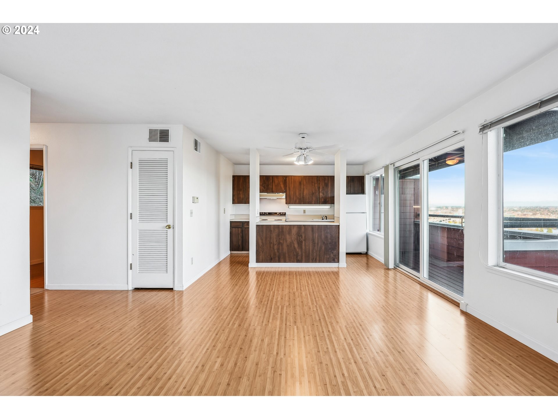 3701 Southwest Condor Avenue, Unit K2 Portland, OR 97239 - Photo 11 of 24 Gallery Image 11