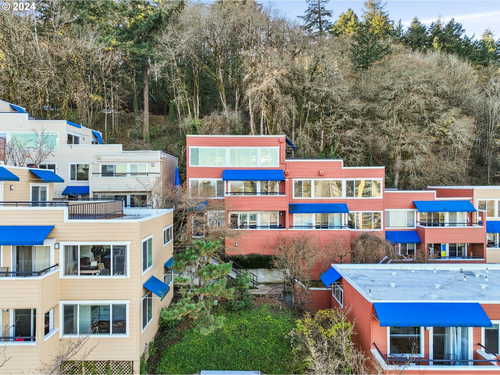 3701 Southwest Condor Avenue, Unit K2 Portland, OR 97239 - Photo 2 of 24 Gallery Image 2
