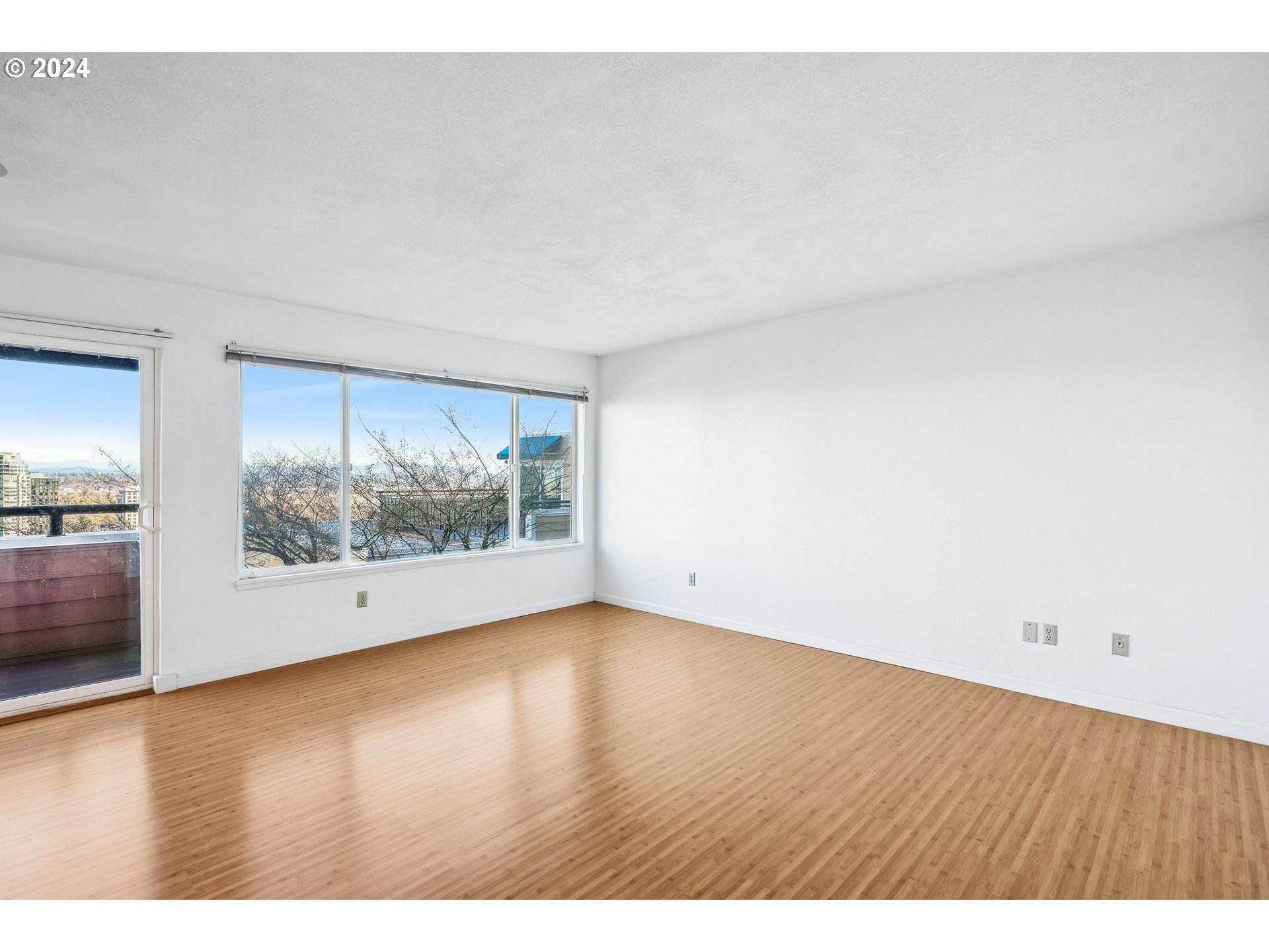 3701 Southwest Condor Avenue, Unit K2 Portland, OR 97239 - Photo 5 of 24 Gallery Image 5