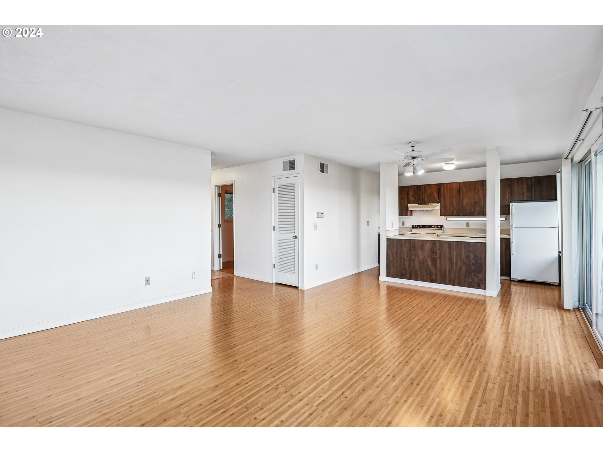 3701 Southwest Condor Avenue, Unit K2 Portland, OR 97239 - Photo 8 of 24 Gallery Image 8