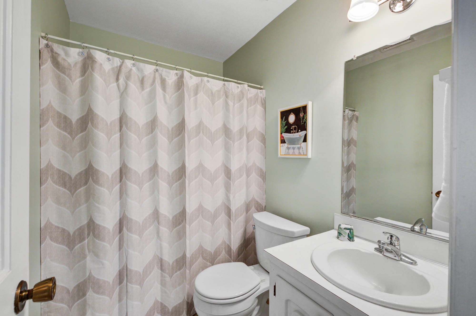 52 Rivers Point Row Charleston, SC 29412 - Photo 30 of 40 Full hall bathroom
