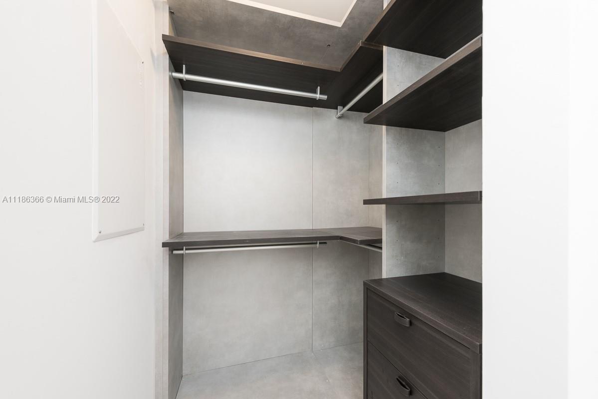 45 Southwest 9th Street, Unit 3704 Miami, FL 33130 - Photo 14 of 61 Gallery Image 14