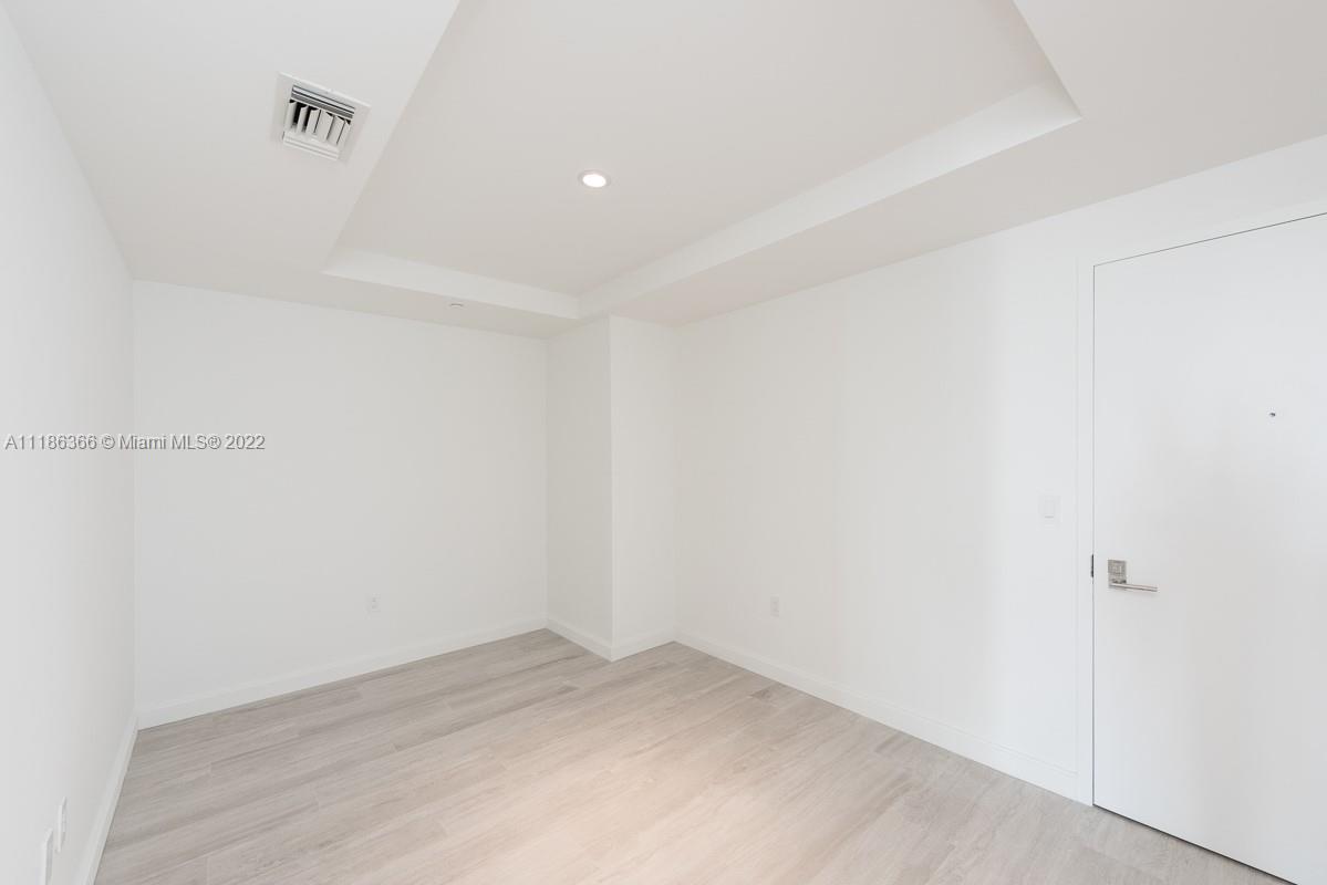 45 Southwest 9th Street, Unit 3704 Miami, FL 33130 - Photo 17 of 61 Gallery Image 17
