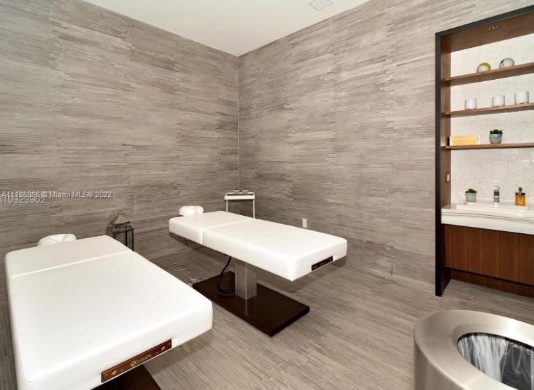 45 Southwest 9th Street, Unit 3704 Miami, FL 33130 - Photo 53 of 61 Gallery Image 53