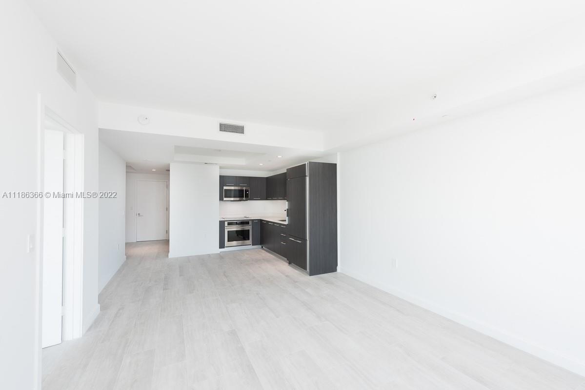 45 Southwest 9th Street, Unit 3704 Miami, FL 33130 - Photo 8 of 61 Gallery Image 8