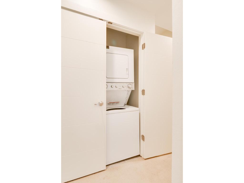 604 North Bluff Drive, Unit 125 Austin, TX 78745 - Photo 13 of 28 a close view of a room that has a window in it