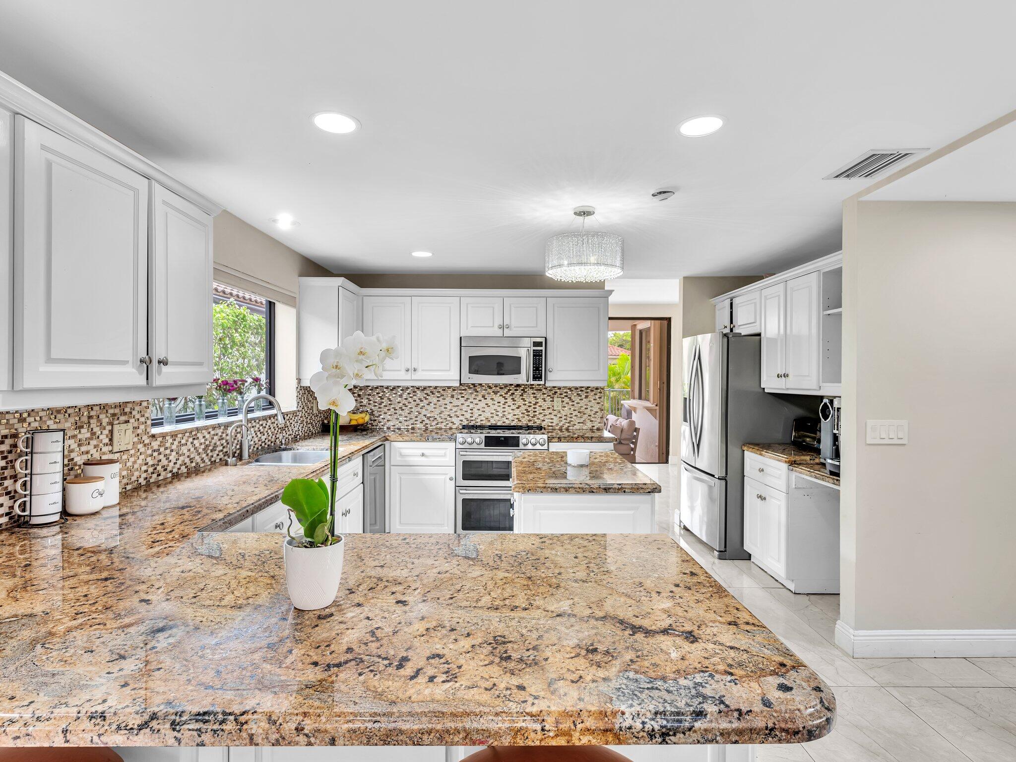 6400 Via Rosa Boca Raton, FL 33433 - Photo 13 of 81 FPP00861