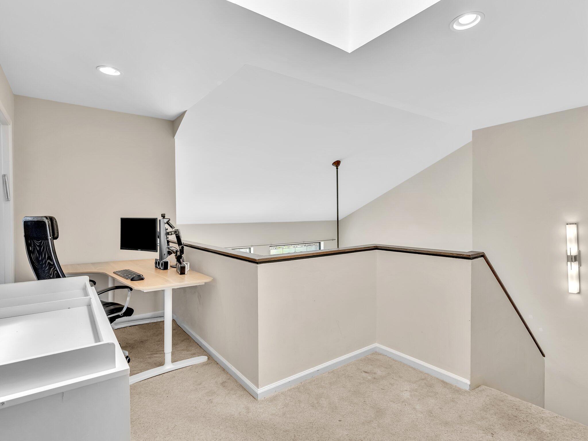 6400 Via Rosa Boca Raton, FL 33433 - Photo 54 of 81 a workspace with furniture and white wall