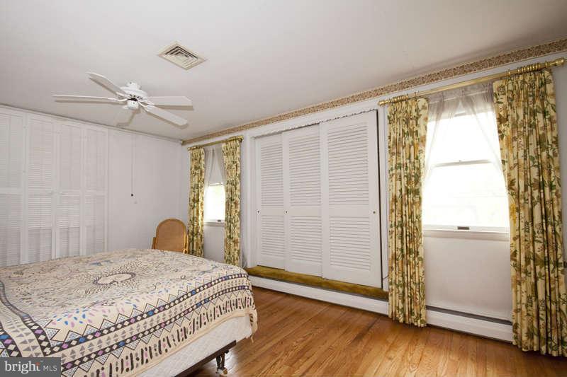 8209 Thornton Road Towson, MD 21204 - Photo 9 of 24 HUGE Master Bedroom