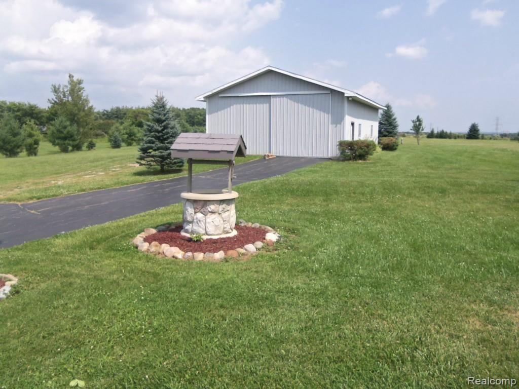 2311 Bullock Road Lapeer, MI 48446 - Photo 10 of 36 10.jpg