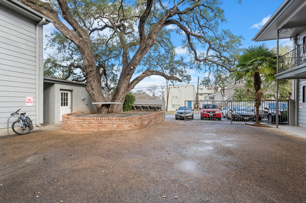 803 West 28th Street, Unit 206 Austin, TX 78705 - Photo 9 of 25