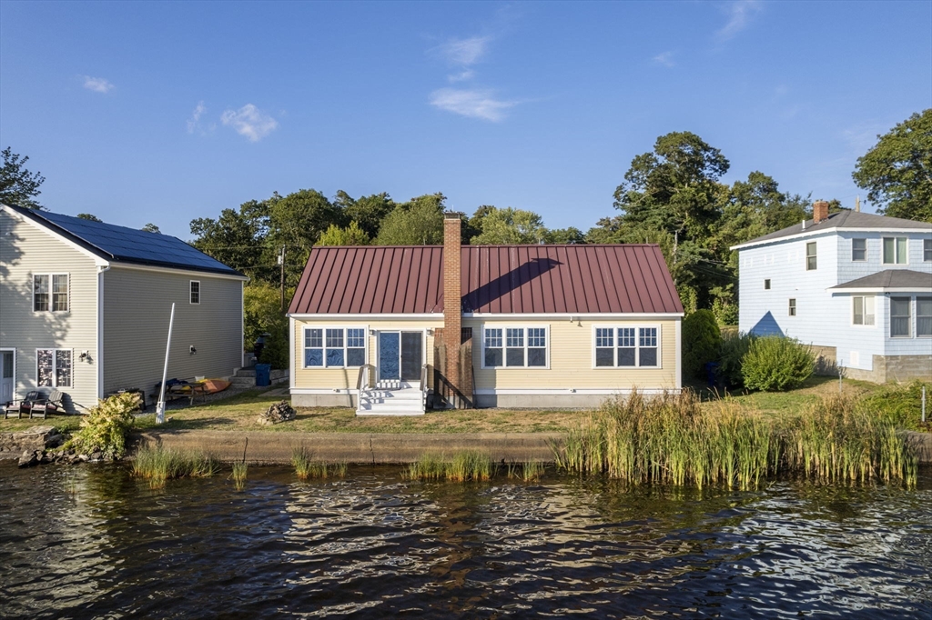 29 Ocean Halifax, MA 02338 - Photo 2 of 42