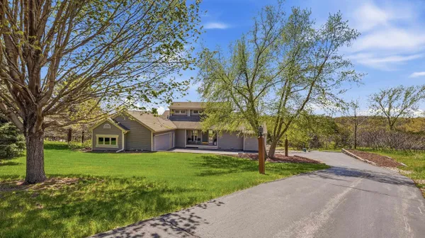$560,000 | 21-23 Cedar Rim Trail, Galena, IL 61036
