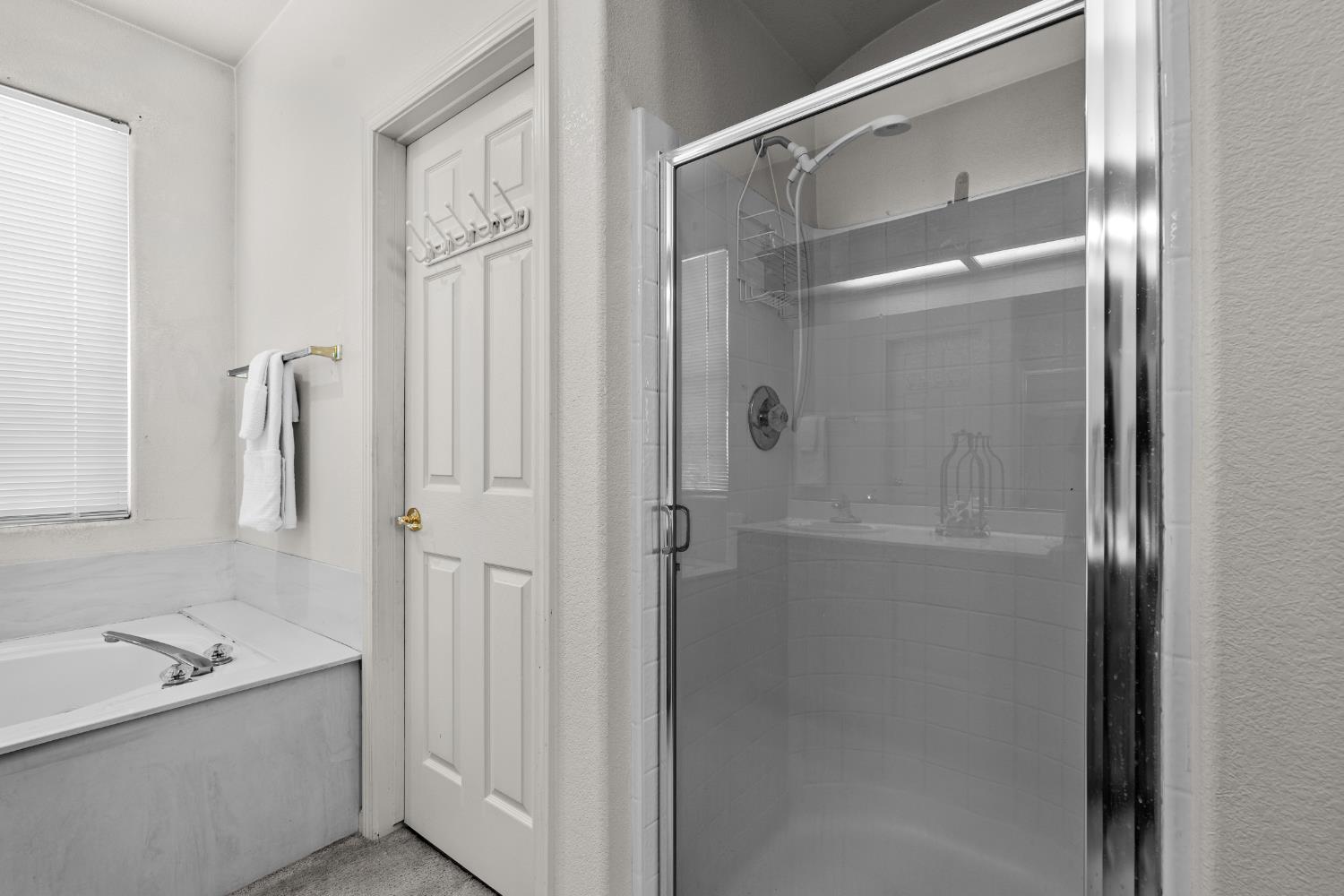 766 Willmott Road Los Banos, CA 93635 - Photo 22 of 40 Jetted tub