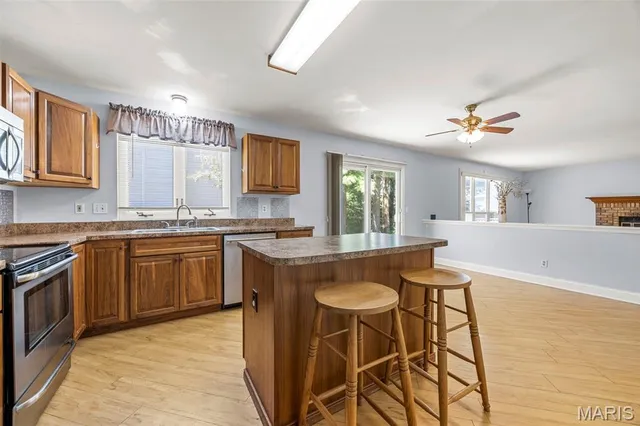 $365,000 | 2701 Wellington Drive, Florissant, MO 63033