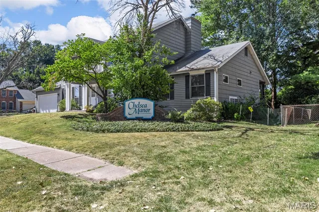 $365,000 | 2701 Wellington Drive, Florissant, MO 63033