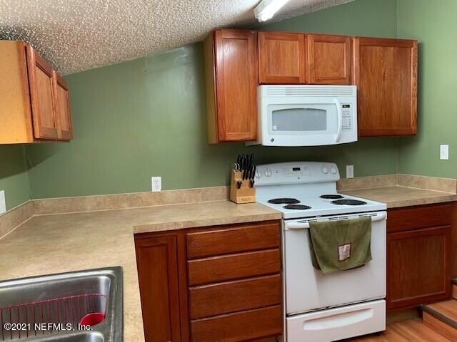 8539 Thomas Road Jacksonville, FL 32219 - Photo 15 of 38 Kitchen 3