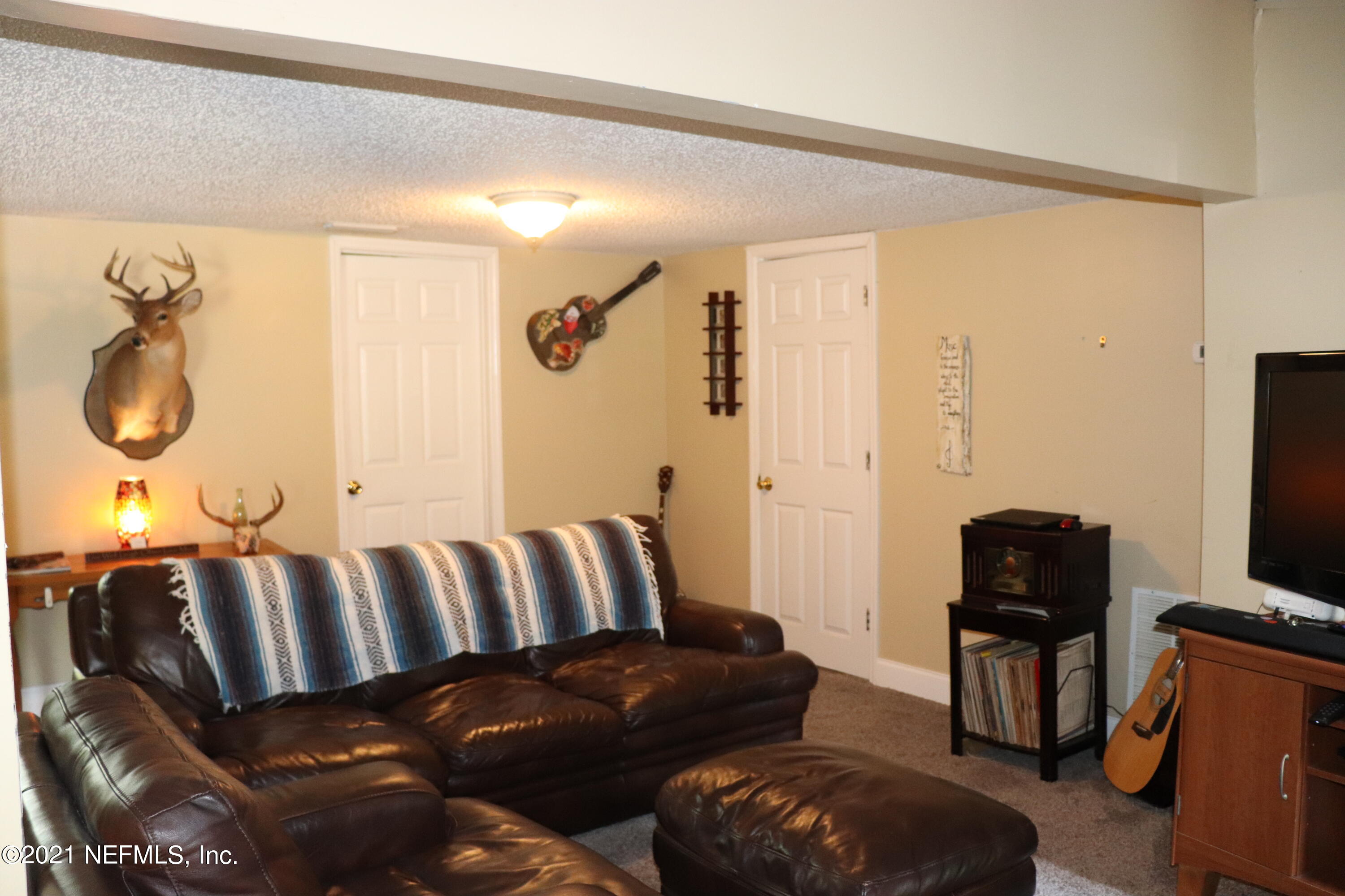 8539 Thomas Road Jacksonville, FL 32219 - Photo 19 of 38 other living view
