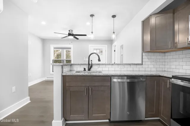 $2,550 | 103 East High Street, Unit 1, Ballston Spa, NY 12020