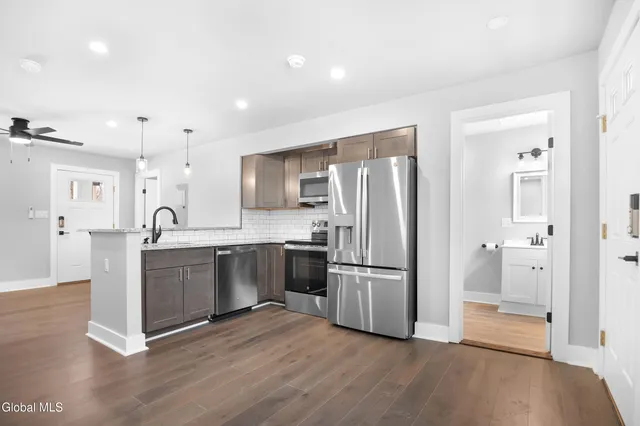 $2,550 | 103 East High Street, Unit 1, Ballston Spa, NY 12020