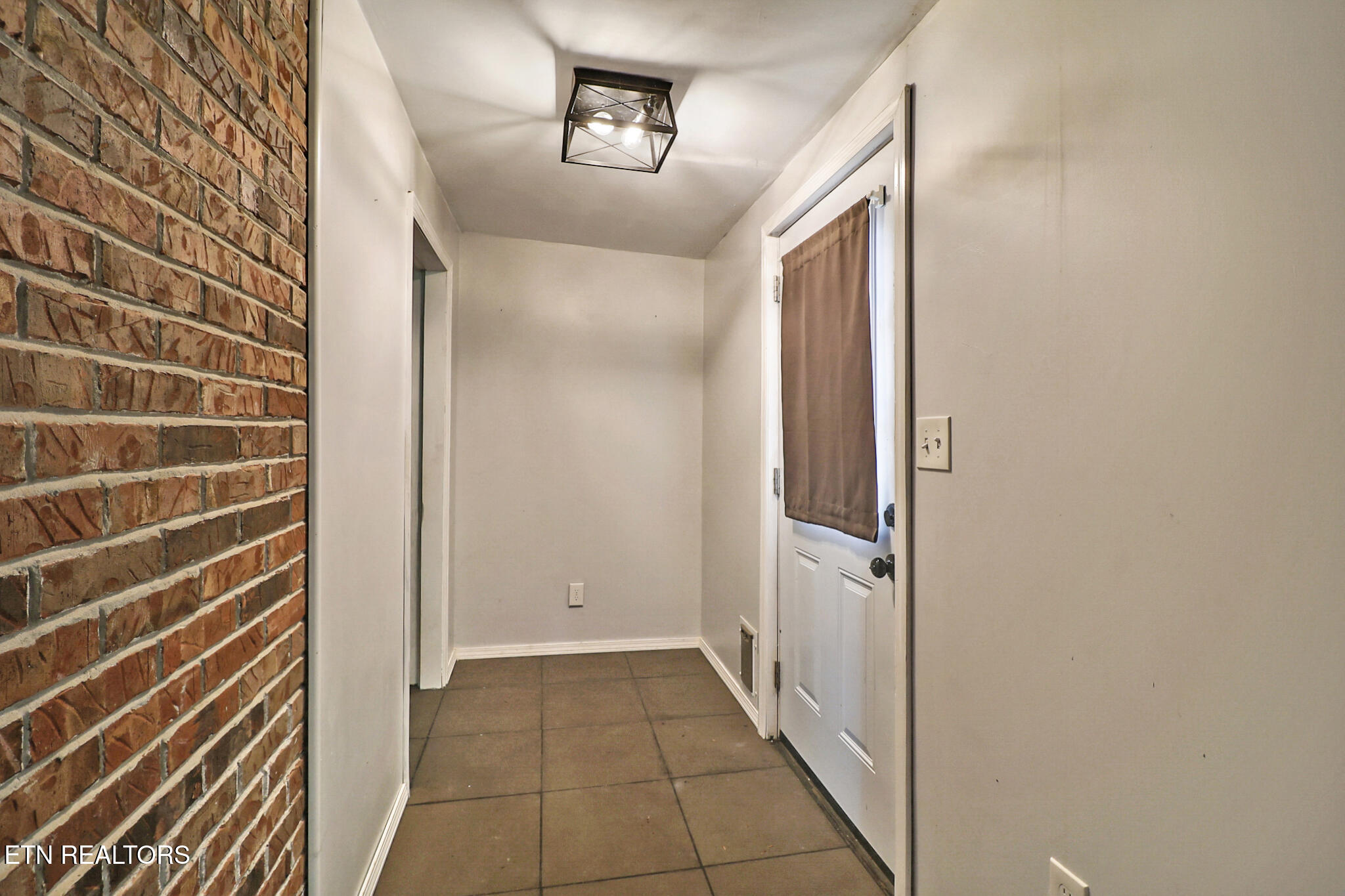 26 Lindale Lane Oak Ridge, TN 37830 - Photo 21 of 21 n44a2588-n44a2592