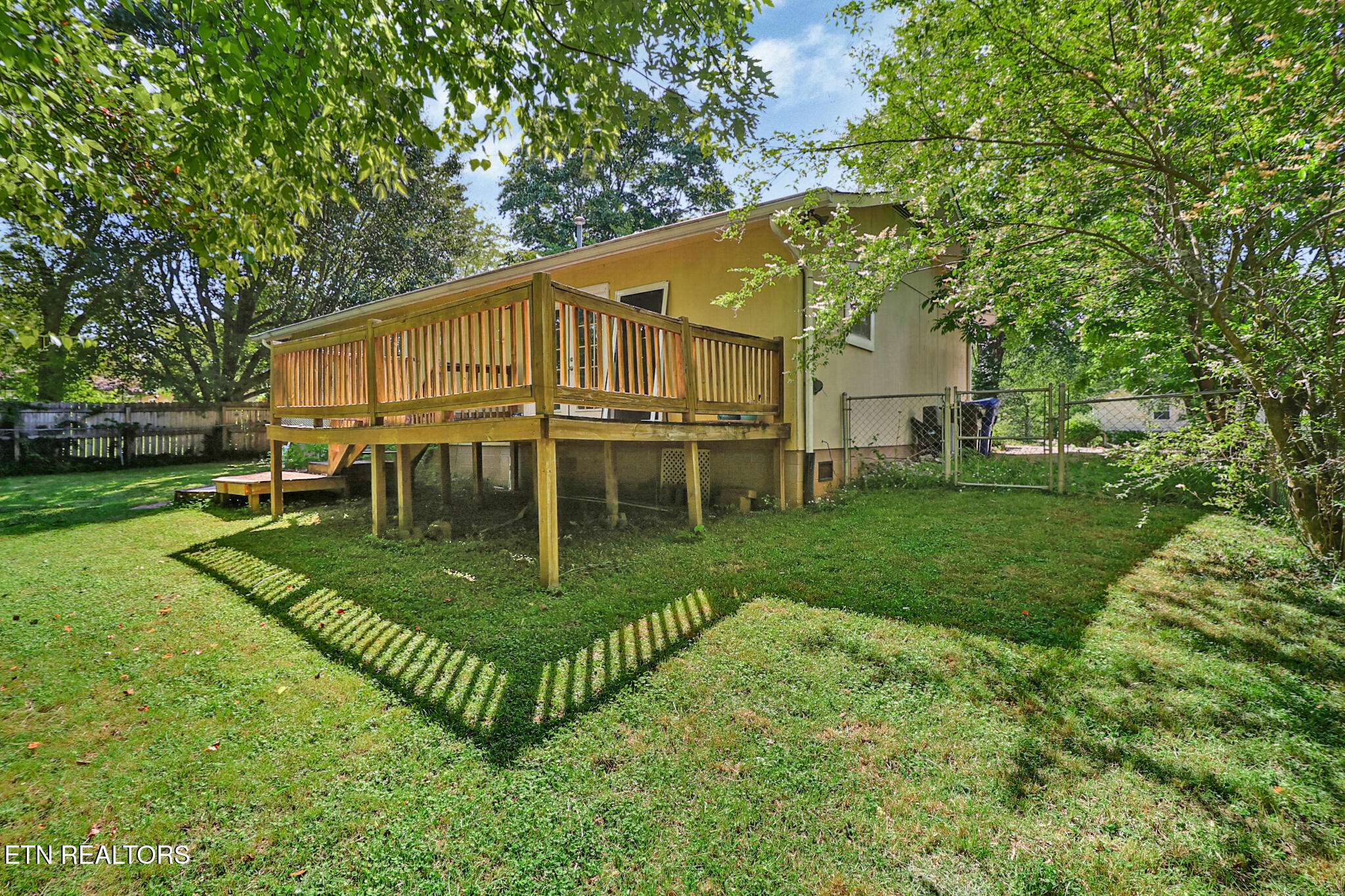 26 Lindale Lane Oak Ridge, TN 37830 - Photo 5 of 21 n44a2418-n44a2422