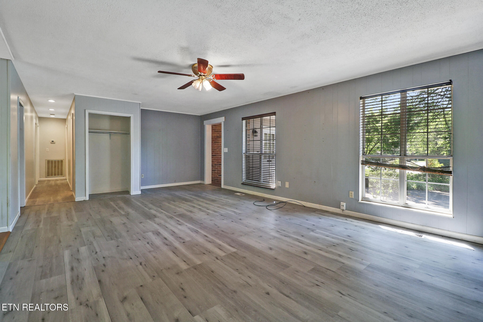 26 Lindale Lane Oak Ridge, TN 37830 - Photo 7 of 21 n44a2463-n44a2467