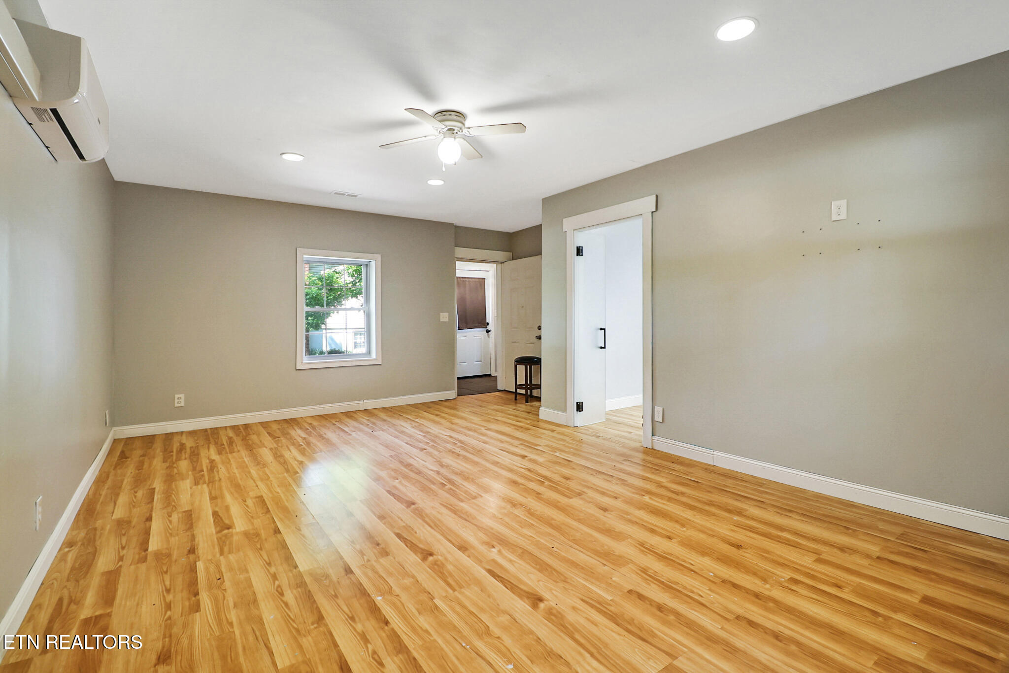 26 Lindale Lane Oak Ridge, TN 37830 - Photo 10 of 21 n44a2508-n44a2512