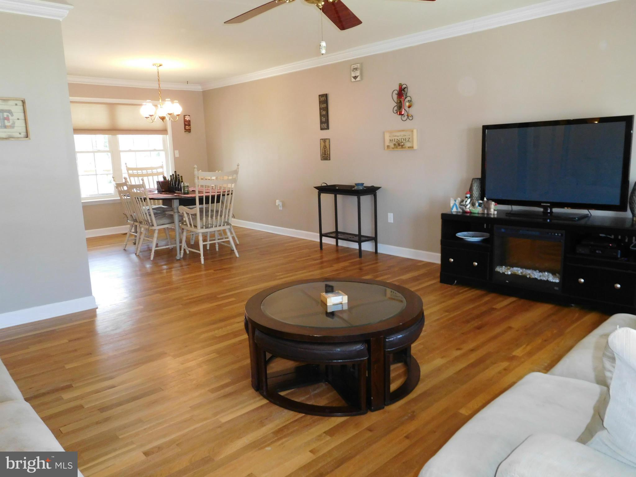 513 Maple Ridge Lane Odenton, MD 21113 - Photo 11 of 30 Living Room