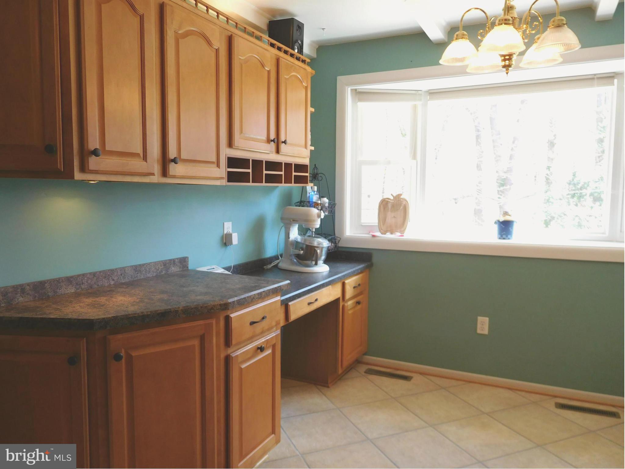 513 Maple Ridge Lane Odenton, MD 21113 - Photo 7 of 30 Kitchen