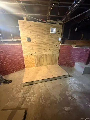 a view of utility room