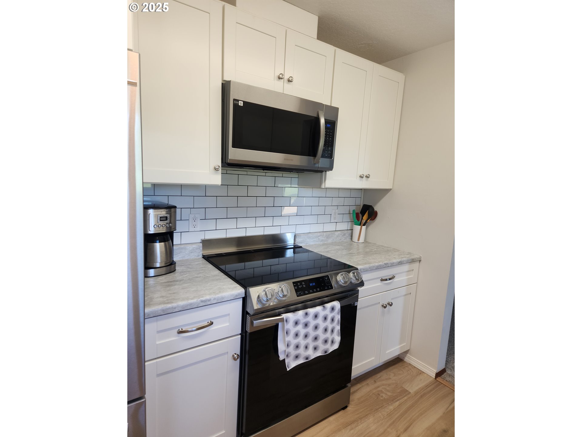 1255 Princeton Road Woodburn, OR 97071 - Photo 14 of 33 Kitchen