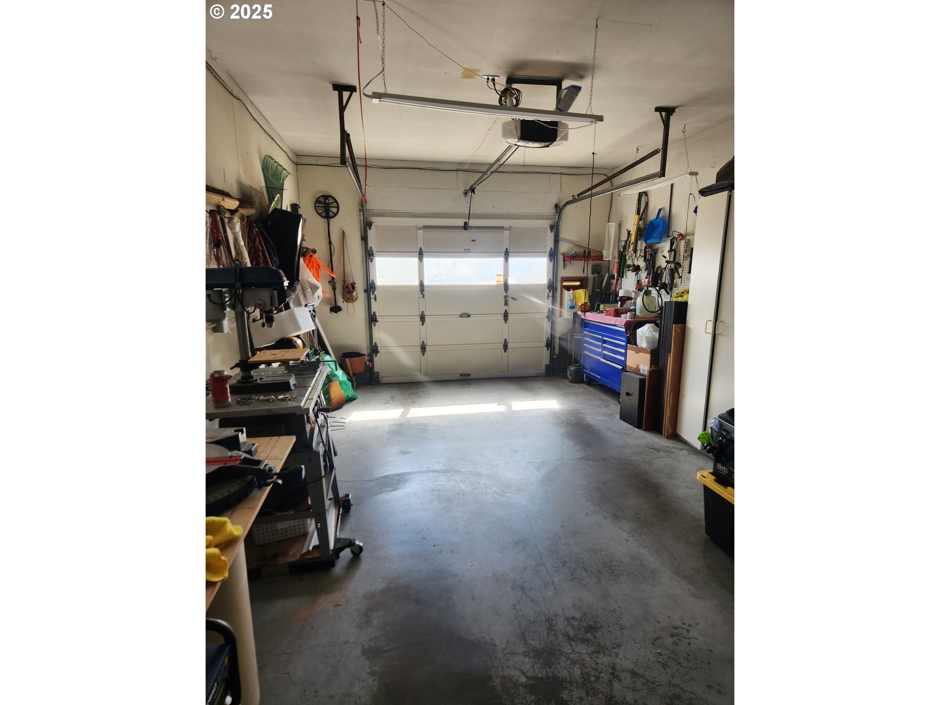 1255 Princeton Road Woodburn, OR 97071 - Photo 31 of 33 Garage