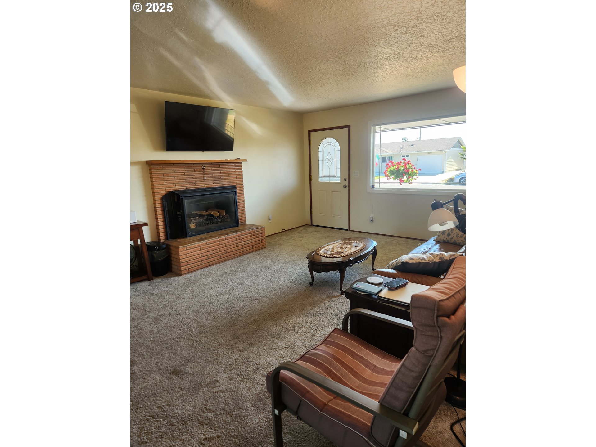 1255 Princeton Road Woodburn, OR 97071 - Photo 4 of 33 Entrance/Foyer