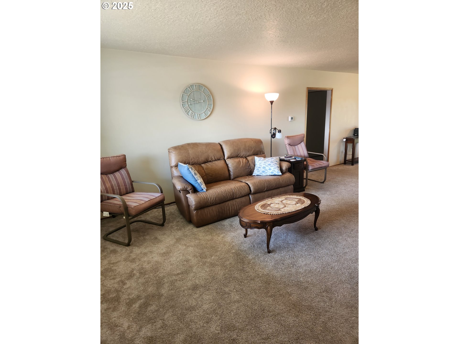 1255 Princeton Road Woodburn, OR 97071 - Photo 5 of 33 Living Room