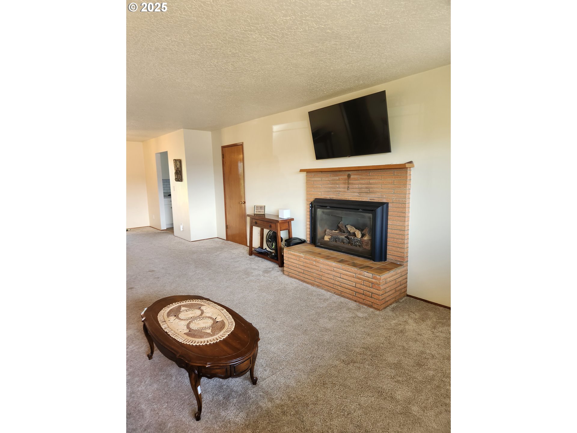 1255 Princeton Road Woodburn, OR 97071 - Photo 6 of 33 Fireplace Gas